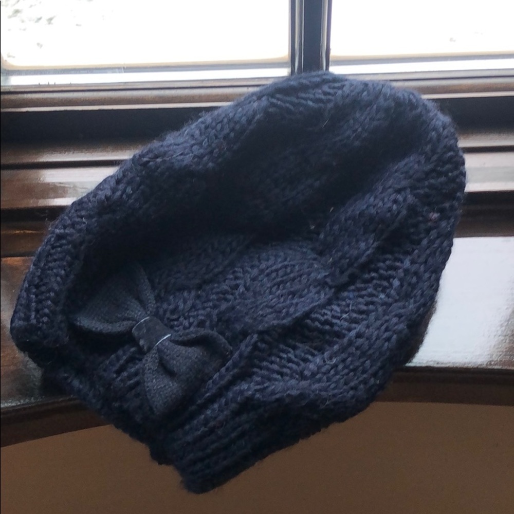Abercrombie & Fitch Knit Navy Cap with Bow